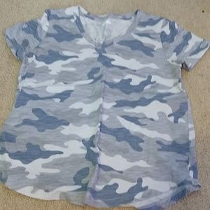 Camo old navy v neck